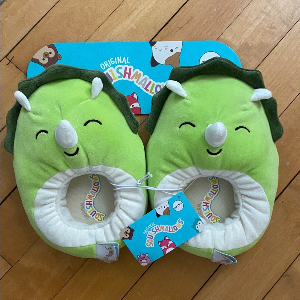NWT Squishmallow Tristan the Triceratops Slippers